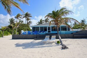 Terrace/patio - NO BIG TING - Beautiful Oceanfront Beach House, Snorkel Paradise w/ Private Pool (rum point)
