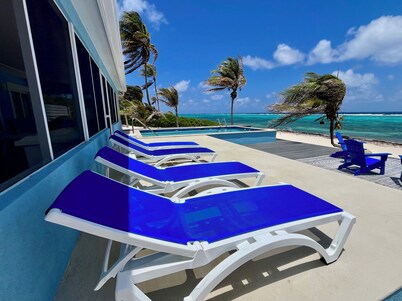NO BIG TING - Beautiful Oceanfront Beach House, Snorkel Paradise w/ Private Pool