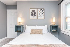 3 bedrooms, desk, iron/ironing board, free WiFi