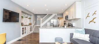 Chic 3BR Getaway | 3 Queen Beds • Free Parking