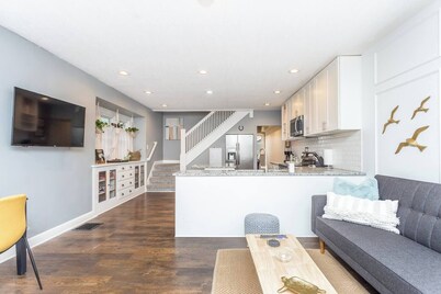 Chic 3BR Getaway | 3 Queen Beds • Free Parking