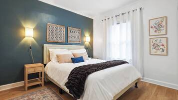 2 Schlafzimmer, Schreibtisch, Bügeleisen/Bügelbrett, WLAN