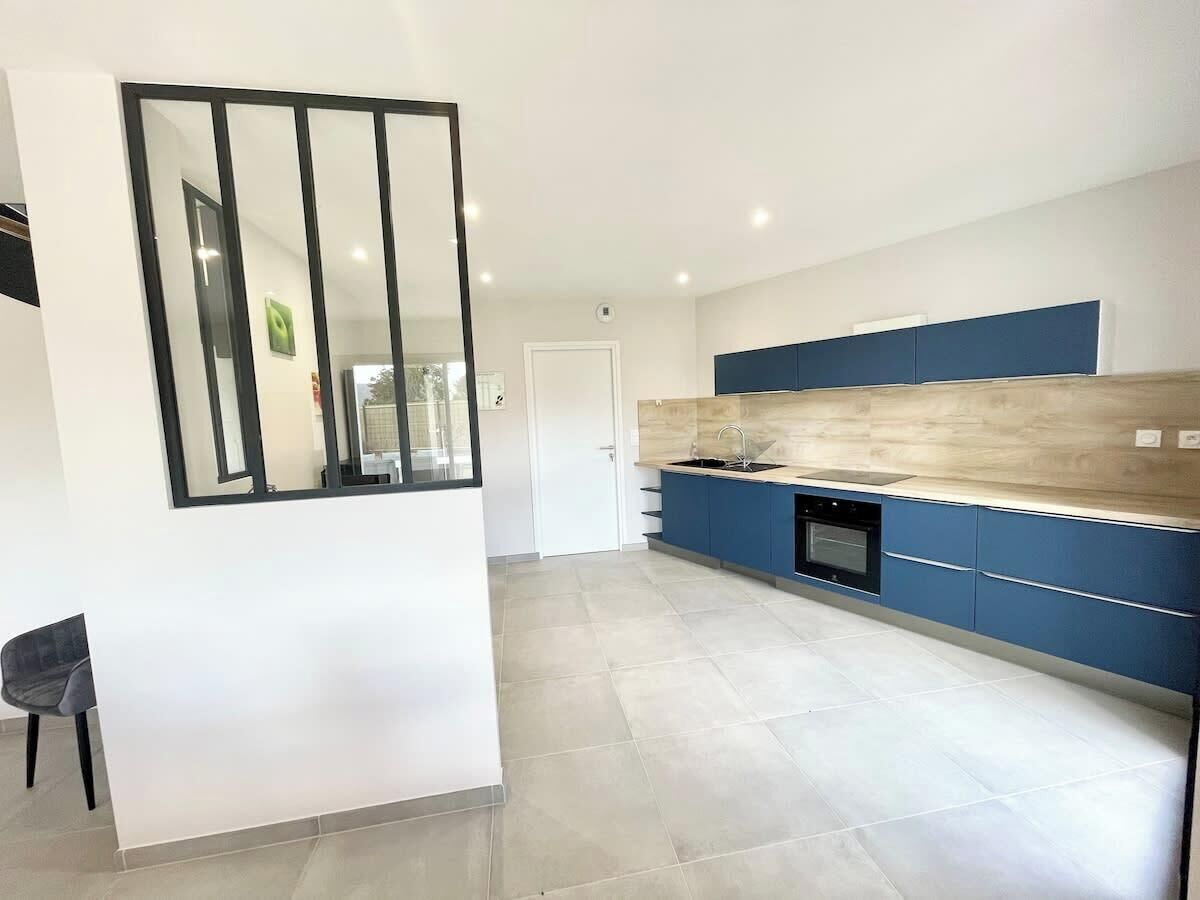 冰箱、微波炉、烤箱、炉灶