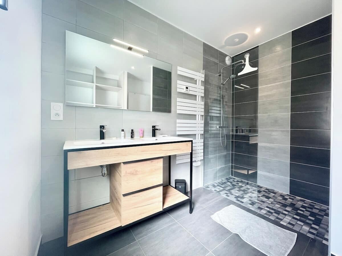 Douche, séchoir à cheveux