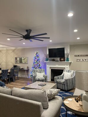 Smart TV, fireplace, table tennis