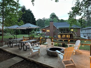 屋外ダイニングエリア