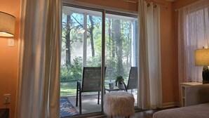 Smart TV, fireplace, offices - 1st Floor Plush Condo | W&D | Pool & Hot Tub (Myrtle Beach)