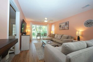Smart TV, fireplace, offices - 1st Floor Plush Condo | W&D | Pool & Hot Tub (Myrtle Beach)