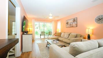 Smart TV, chimenea, estéreo