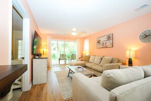 Smart TV, chimenea, estéreo