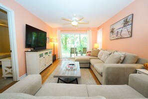 تلفزيون ذكي، مدفأة، ستيريو