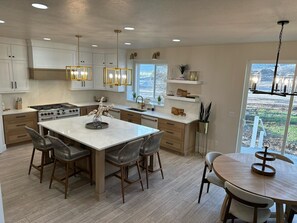 Fridge, microwave, oven, stovetop - Modern 6-Bedroom Luxury Estate Near Park City and Mayflower Resort (Daniel)