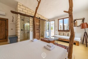 4 makuuhuonetta, vauvan matkasänky, Wi-Fi, vuodevaatteet