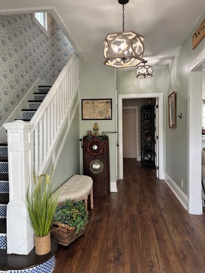 المنشأة من الداخل