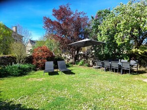 Outdoor dining - Gîte du Portalet (Bozouls)
