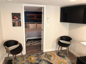 1 slaapkamer, een strijkplank/strijkijzer, gratis wifi, beddengoed