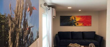 智能电视、办公室