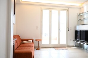 TV - SE134 – Marotta, two-room apartment with balcony and garage (Mondolfo)