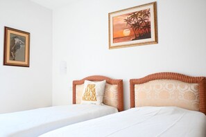 1 bedroom, bed sheets - SE134 – Marotta, two-room apartment with balcony and garage (Mondolfo)