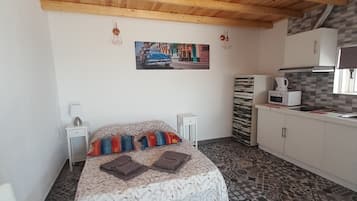 Comfort-Studio, Kochnische, Gartenblick | Verdunkelungsvorhänge, schallisolierte Zimmer, kostenloses WLAN