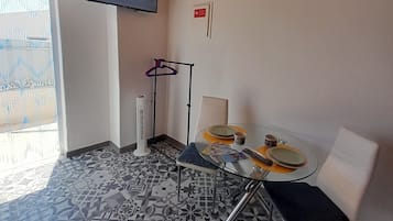 Comfort-Studio, Kochnische, Gartenblick | Wohnbereich
