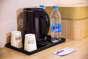 Coffee and/or coffee maker - Yiju Hotel (Xi'an Bell and Drum Tower Ximen Children's Hospital Branch) (Xi'an)