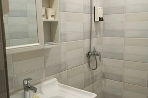 Bathroom - Yiju Hotel (Xi'an Bell and Drum Tower Ximen Children's Hospital Branch) (Xi'an)