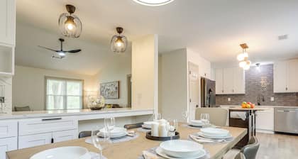 < 1 Mi to Main St & Amphitheater: Woodstock Home!