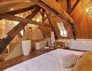 1 chambre, fer et planche à repasser, Wi-Fi gratuit, draps fournis