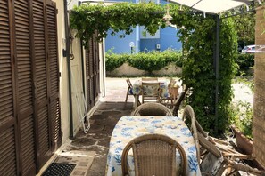 Outdoor dining - P054 - Porto Recanati, comfortable three-room apartment with outdoor patio (Porto Recanati)