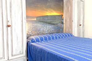 2 bedrooms, bed sheets