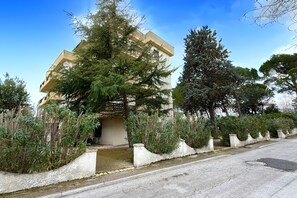 Exterior - P054 - Porto Recanati, comfortable three-room apartment with outdoor patio (Porto Recanati)