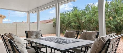 Outdoor dining