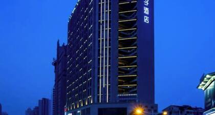 Orange Hotel (Xi'an Keji Road Metro Station Store)