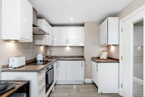 Fridge, oven, stovetop, toaster