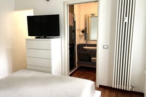 1 dormitorio y ropa de cama