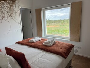 3 slaapkamers, een bureau, reisbedje, wifi