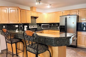 Fridge, microwave, oven, stovetop - 10BR/6BA - 2 Private Homes, Pool, Heated Spa, Golf -Family Reunions & Big Groups (Las Vegas)
