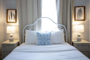 6 bedrooms, free WiFi, bed sheets