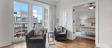 Cozy chairs make for the perfect spot to cozy up and read a book or overlook Savannah's city views.