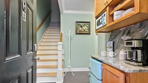 Interior - Cozy Studio, Downtown Savannah on Crawford Square, Dogs Welcome (Savannah)