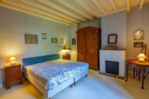 5 chambres, fer et planche à repasser, lit parapluie, Wi-Fi gratuit