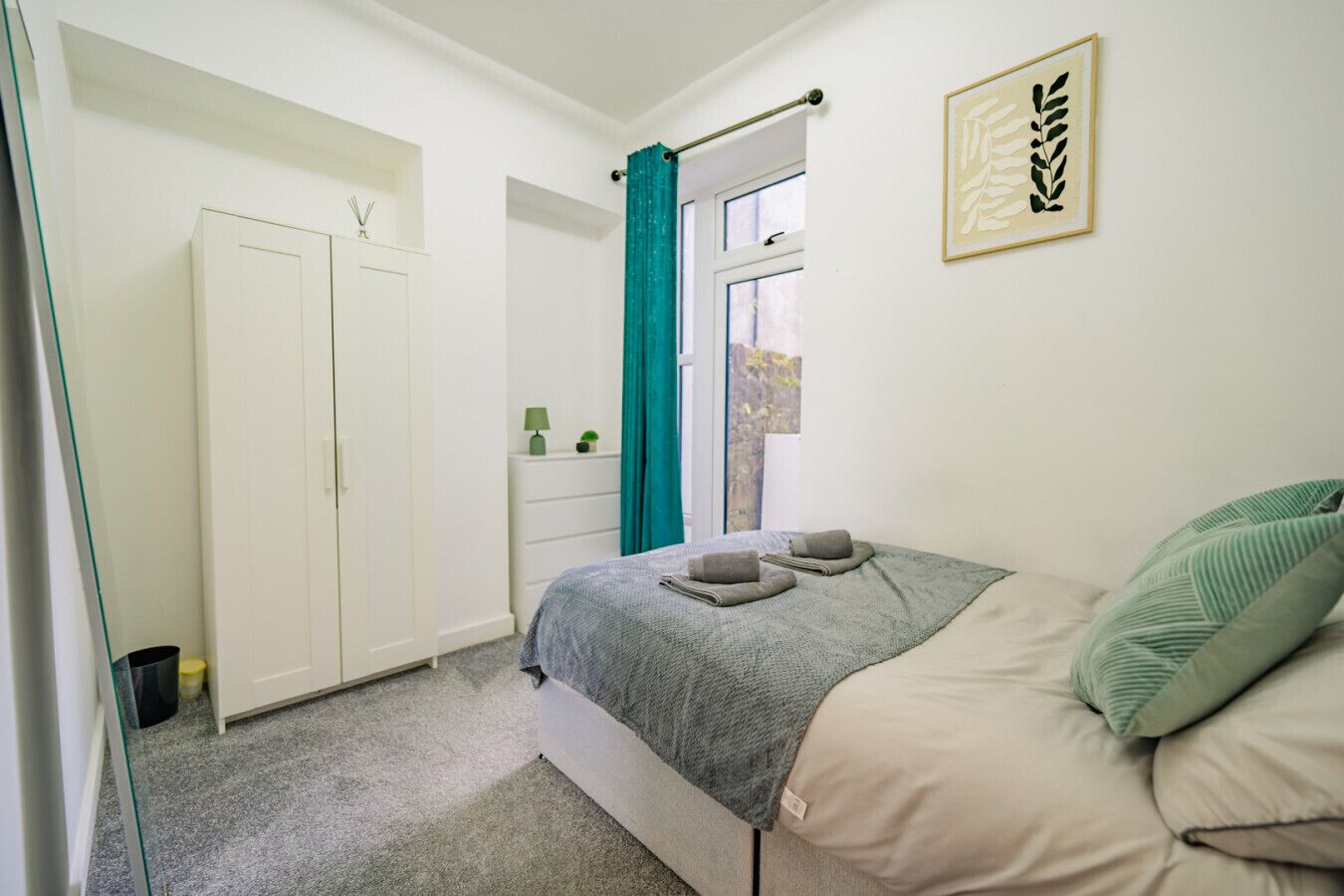 1 bedroom, desk, iron/ironing board, WiFi