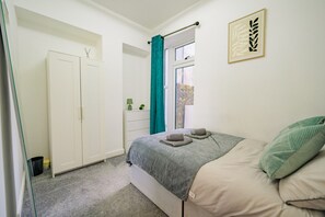 1 chambre, bureau, fer et planche à repasser, Wi-Fi