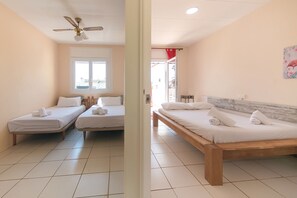 3 عدّة غرف نوم وواي فاي مجانًا وملاءات أسرّة