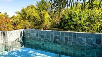 Luxury Double Room, Garden View | Premium bedding, pillowtop beds, minibar, in-room safe