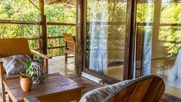 Deluxe Double or Twin Room, Lanai, Beach View | Terrace/patio