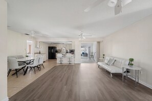 Interior - Spacious 4-bedroom heated pool house in welcoming Cape Coral (Cape Coral)