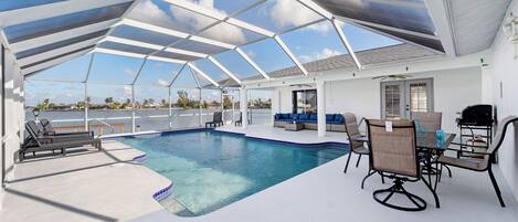 Innenpool, beheizter Pool