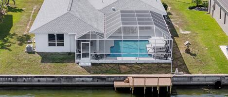 المنشأة من الخارج